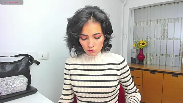 chloehanna online show from December 16, 2025, 9:41 pm