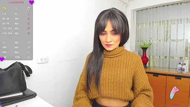 Snapshot of chloehanna chatting on November 18, 2025, 6:00 pm chloehanna online show from November 18, 2025, 6:00 pm