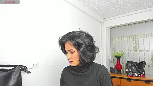 Snapshot of chloehanna chatting on November 12, 2025, 6:23 pm chloehanna online show from November 12, 2025, 6:23 pm