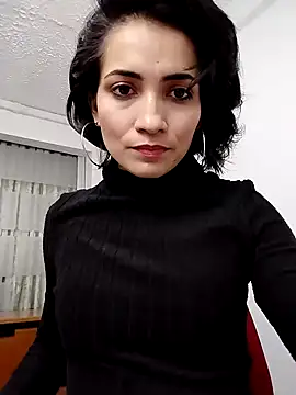 Snapshot of chloehanna chatting on October 21, 2025, 7:35 pm chloehanna online show from October 21, 2025, 7:35 pm