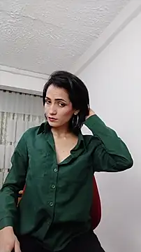 Snapshot of chloehanna chatting on November 5, 2025, 4:21 pm chloehanna online show from November 5, 2025, 4:21 pm