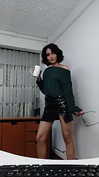 Snapshot of chloehanna chatting on November 10, 2025, 4:12 pm chloehanna online show from November 10, 2025, 4:12 pm