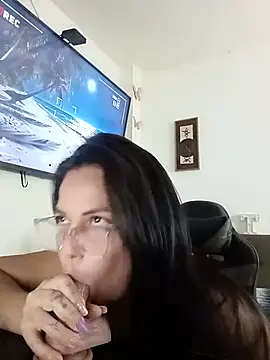 tattyHot95 online show from June 9, 2026, 6:53 pm