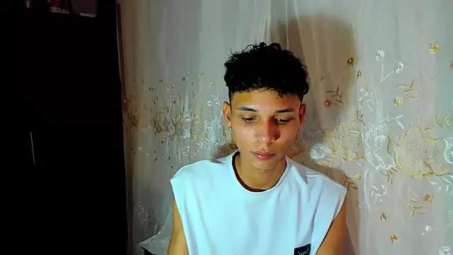 Snapshot of boyswantingplay chatting on January 8, 2026, 7:09 pm boyswantingplay online show from January 8, 2026, 7:09 pm