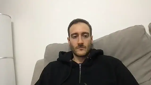 Snapshot of LukaShyGuy chatting on February 2, 2026, 10:09 pm LukaShyGuy online show from February 2, 2026, 10:09 pm