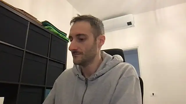 Snapshot of LukaShyGuy chatting on February 9, 2026, 9:46 pm LukaShyGuy online show from February 9, 2026, 9:46 pm