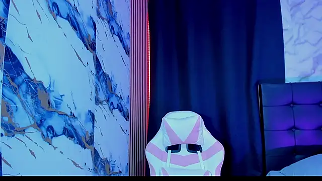 Scarlet DLuce online show from February 5, 2026, 8:54 am