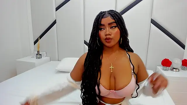 MirandaTurbay online show from November 13, 2025, 3:32 am