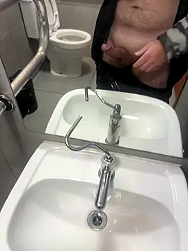 Cannavaro5 online show from October 22, 2025, 3:33 pm