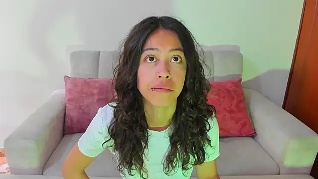 Snapshot of emily_jonessxx chatting on November 9, 2025, 7:29 pm emily jonessxx online show from November 9, 2025, 7:29 pm