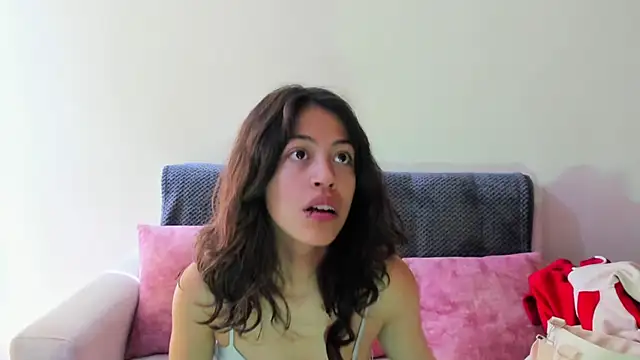 Snapshot of emily_jonessxx chatting on November 19, 2025, 7:03 pm emily jonessxx online show from November 19, 2025, 7:03 pm