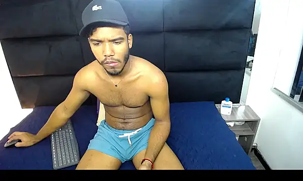 Snapshot of CamiloBuck chatting on November 13, 2025, 5:00 am CamiloBuck online show from November 13, 2025, 5:00 am