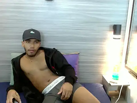 Snapshot of CamiloBuck chatting on October 24, 2025, 2:10 am CamiloBuck online show from October 24, 2025, 2:10 am