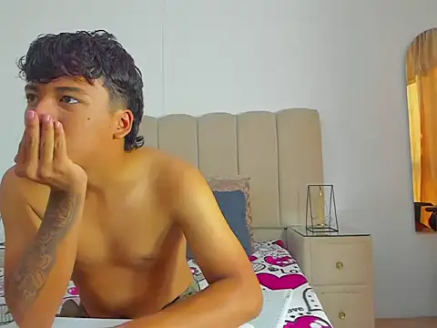 LiamANDJordan online show from November 12, 2025, 9:40 pm