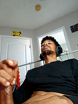 Snapshot of BigPrettyDick777 chatting on January 17, 2026, 7:39 pm BigPrettyDick777 online show from January 17, 2026, 7:39 pm