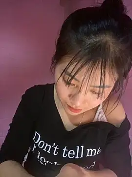 Snapshot of o-one-o chatting on December 18, 2025, 3:49 pm o-one-o online show from December 18, 2025, 3:49 pm