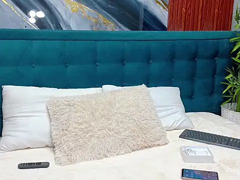 Snapshot of mira_cherry02 chatting on December 17, 2025, 1:38 pm mira cherry02 online show from December 17, 2025, 1:38 pm