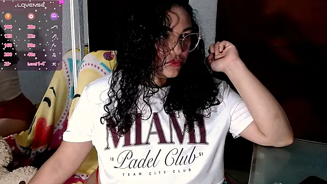 Snapshot of mira_cherry02 chatting on November 11, 2025, 1:33 am mira cherry02 online show from November 11, 2025, 1:33 am