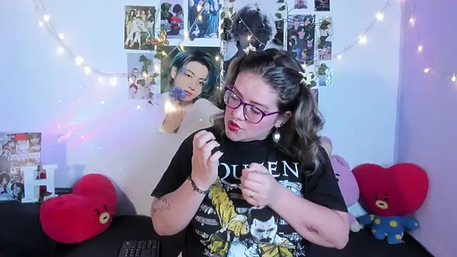 Rose Hellen online show from November 25, 2025, 3:40 am