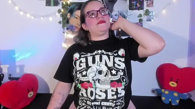 Rose Hellen online show from November 3, 2025, 2:28 am