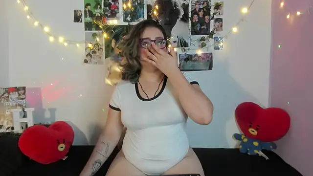 Rose Hellen online show from October 27, 2025, 4:02 am