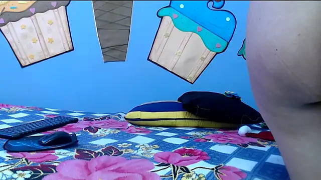 katty18love18 online show from December 2, 2025, 1:50 am