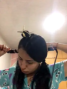 MAVI EC online show from November 4, 2025, 10:52 am