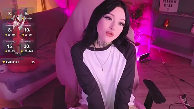 Emma Kirks online show from May 26, 2026, 12:36 pm