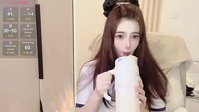 Snapshot of Follyise chatting on November 15, 2025, 9:02 am Follyise online show from November 15, 2025, 9:02 am