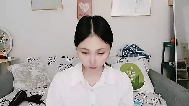 yuyan3929 online show from November 18, 2025, 12:37 am