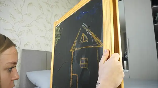 BarbaraViggiani online show from October 22, 2025, 4:39 pm