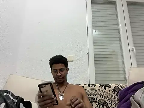 Albert Madrid online show from November 26, 2025, 9:26 pm