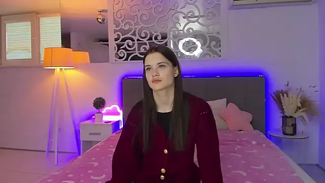 LuisaClover online show from January 15, 2026, 1:14 pm