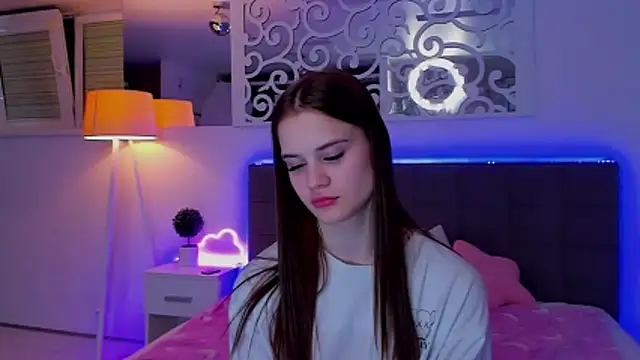 LuisaClover online show from March 29, 2026, 1:29 am