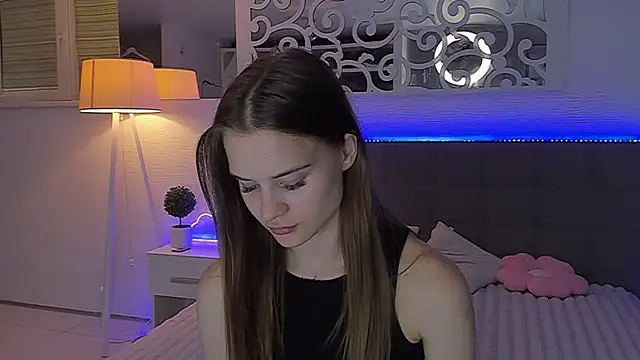 Snapshot of LuisaClover chatting on July 26, 2026, 12:50 am LuisaClover online show from July 26, 2026, 12:50 am