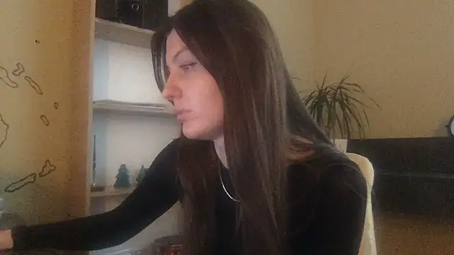 DollyRoma online show from March 3, 2026, 1:29 pm