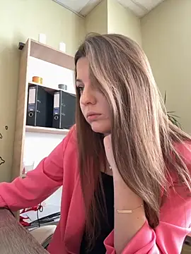 DollyRoma online show from November 14, 2025, 8:18 am