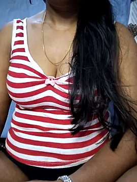 Snapshot of Ezabelljohn chatting on April 16, 2026, 9:10 am Ezabelljohn online show from April 16, 2026, 9:10 am