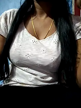 Snapshot of Ezabelljohn chatting on April 15, 2026, 10:10 am Ezabelljohn online show from April 15, 2026, 10:10 am