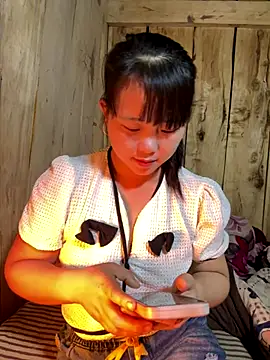 love pusy09 online show from December 20, 2025, 1:03 pm