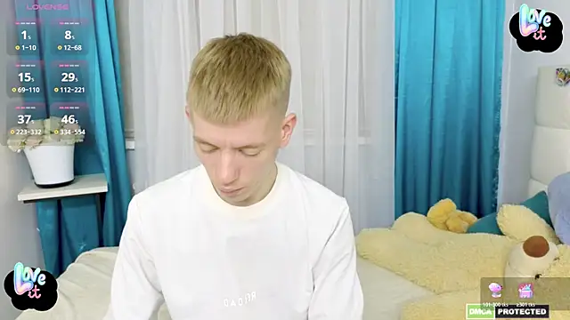 Cristian  Dior online show from April 21, 2026, 8:54 am