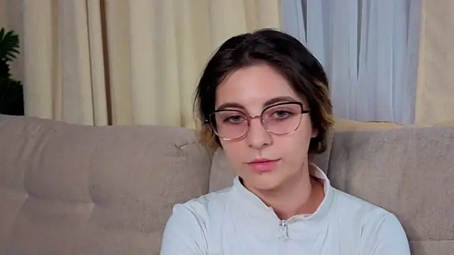 CasandraMickell online show from November 6, 2025, 6:45 pm