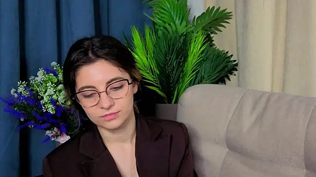 CasandraMickell online show from November 7, 2025, 8:35 pm