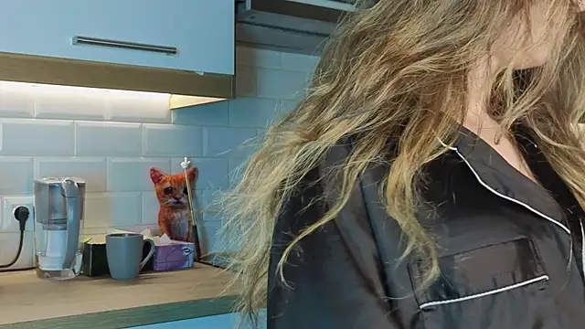 CasandraMickell online show from November 8, 2025, 9:18 pm