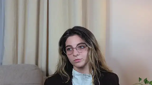 CasandraMickell online show from November 1, 2025, 8:14 pm