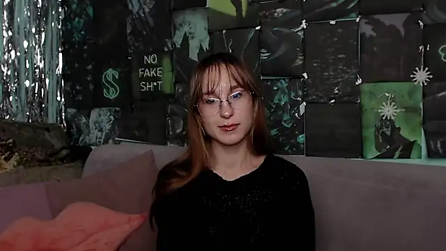 AlishaKellyi online show from October 24, 2025, 5:17 am