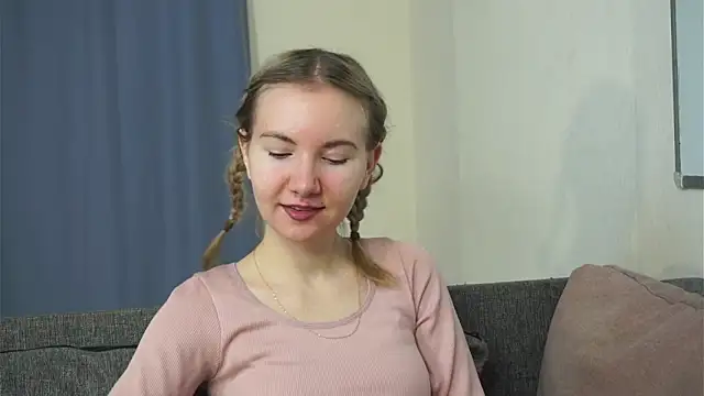 Snapshot of CathyHeximer chatting on December 23, 2025, 7:40 am CathyHeximer online show from December 23, 2025, 7:40 am