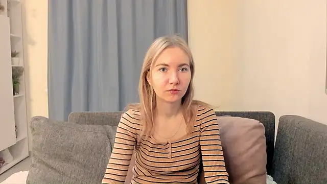 Snapshot of CathyHeximer chatting on December 16, 2025, 7:34 am CathyHeximer online show from December 16, 2025, 7:34 am