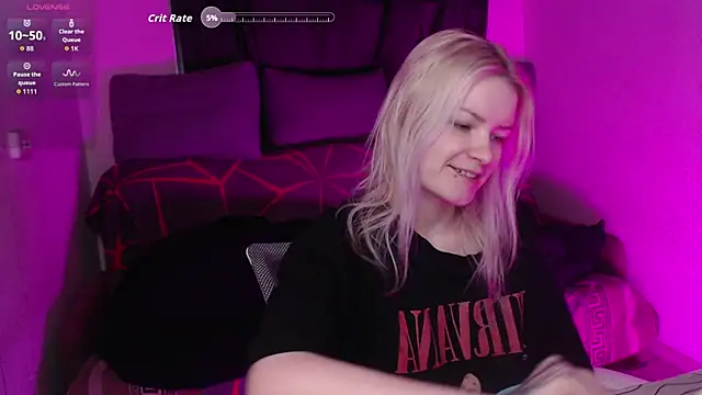 CherryNight6 online show from April 21, 2026, 9:10 pm