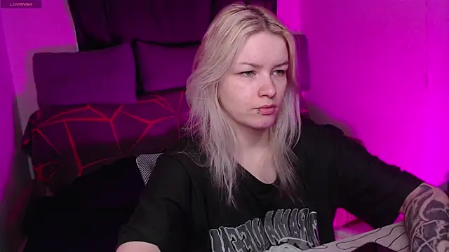 CherryNight6 online show from April 22, 2026, 8:48 pm